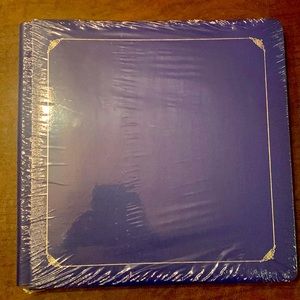 NWOT Creative Memories Blue Scrapbook Album, fits 12 x 12 pages.